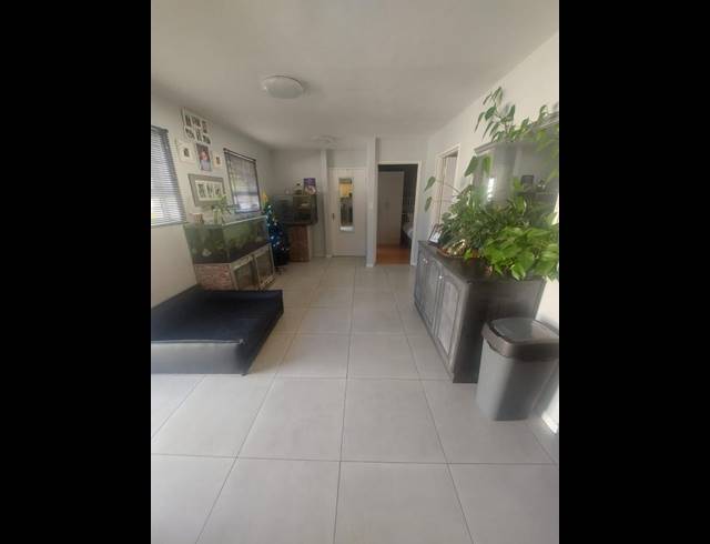 2 BEDROOM PROPERTY TO RENT IN MILNERTON CENTRAL